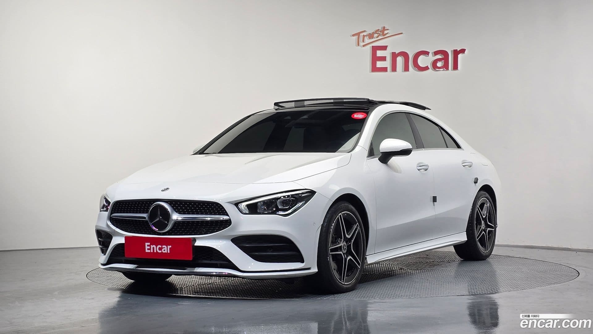 Main__Slider__Photo:CLA-Class Mercedes-Benz 2022.2-0