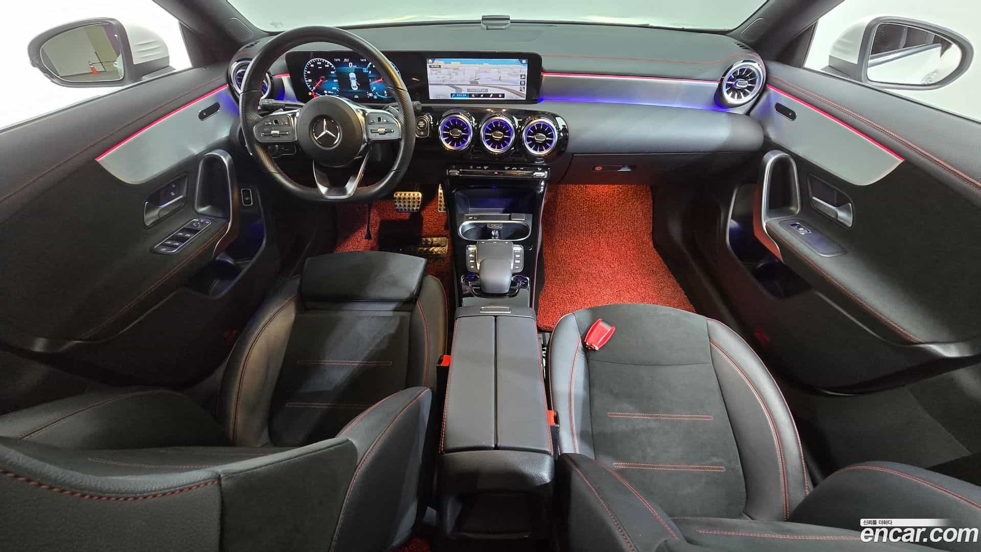 CLA-Class Mercedes-Benz 2022.2-INNER-007