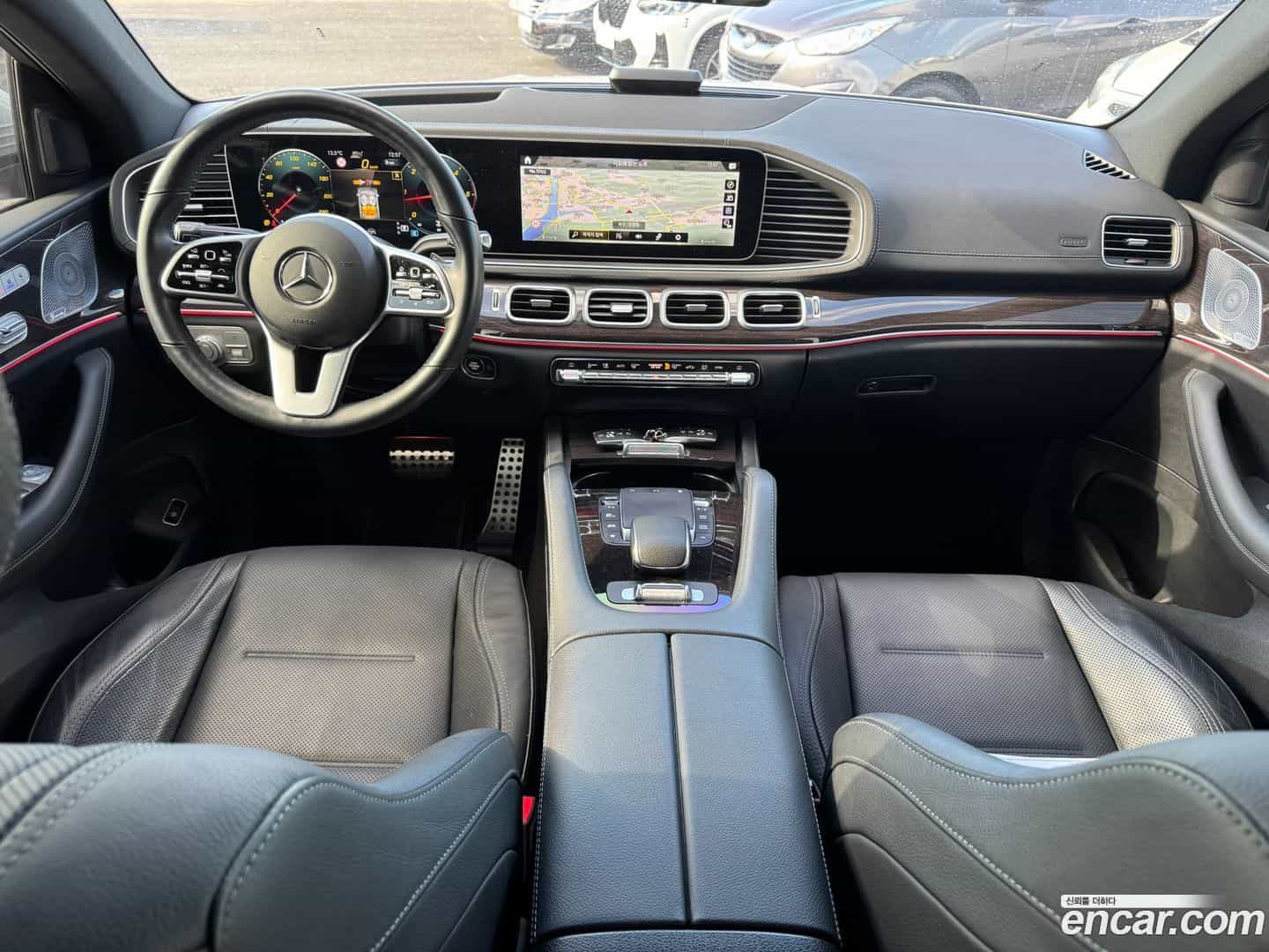 GLE-Class Mercedes-Benz 2021.2-INNER-007