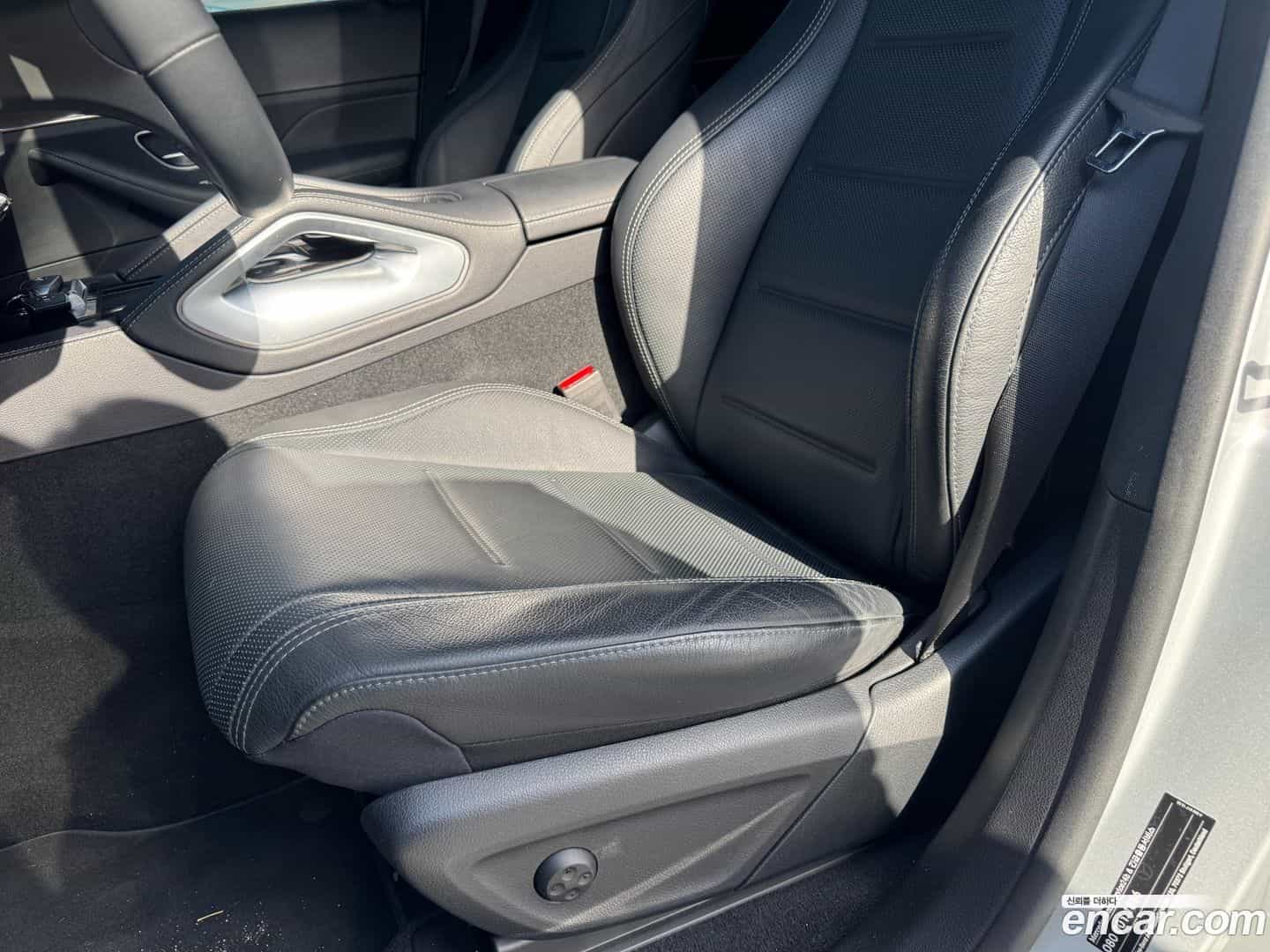 GLE-Class Mercedes-Benz 2021.2-INNER-010
