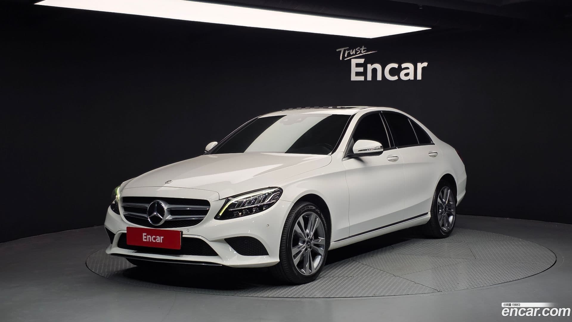 Main__Slider__Photo:C-Class Mercedes-Benz 2020.11-0