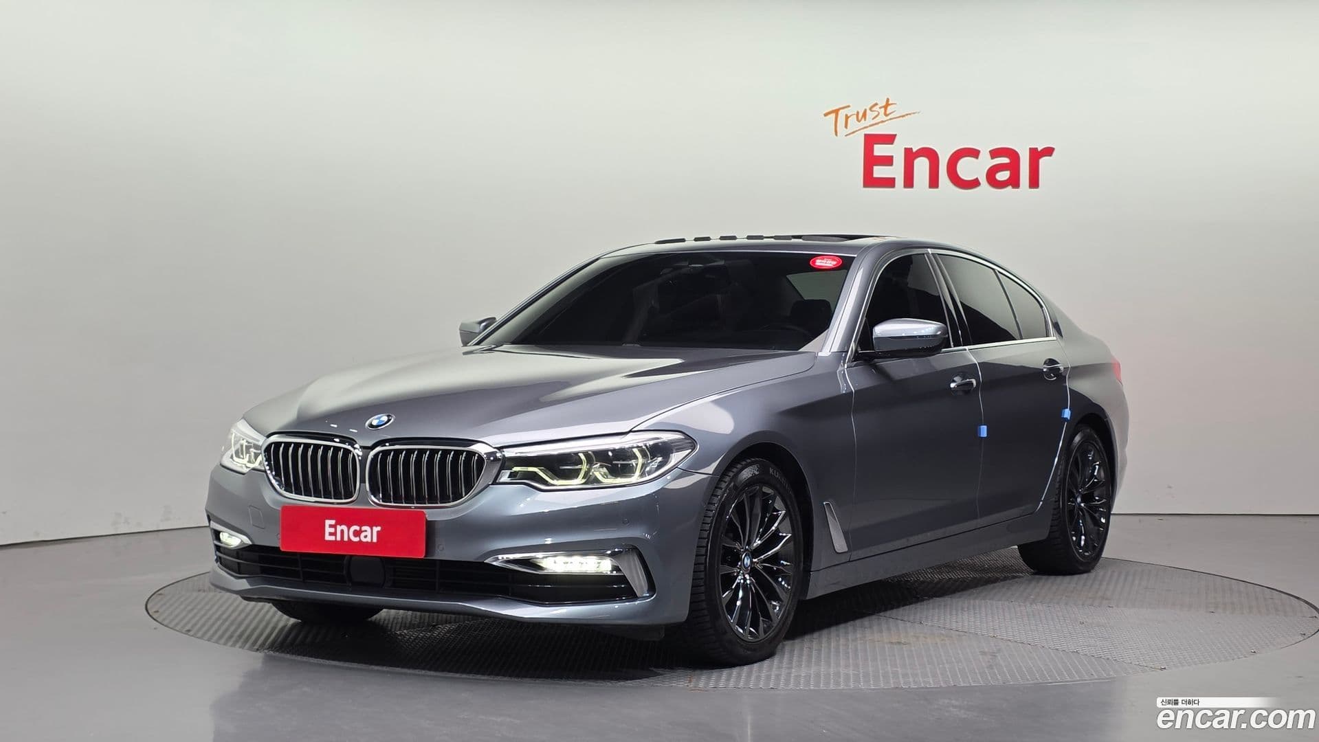 Main__Slider__Photo:5-Series BMW 2018.4-0