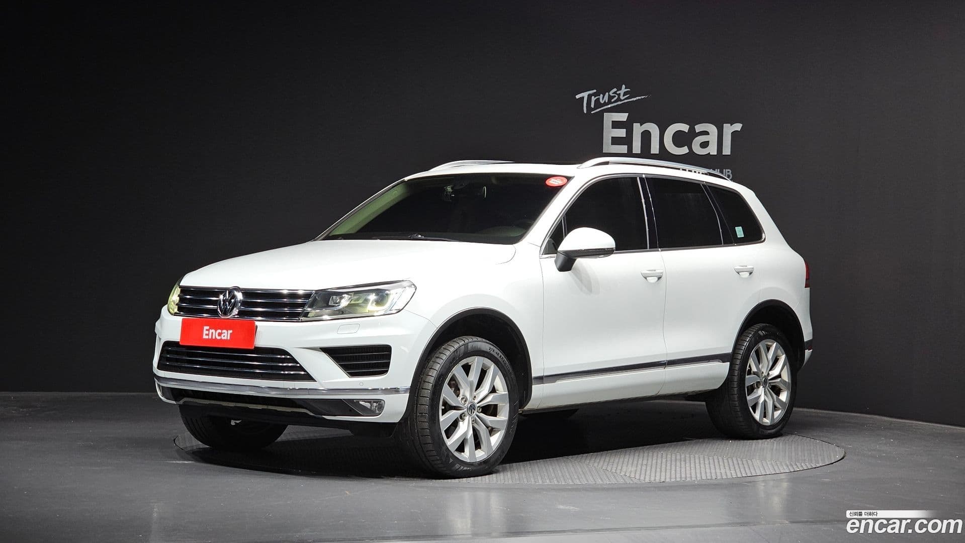 Main__Slider__Photo:Touareg Volkswagen 2015.8-0