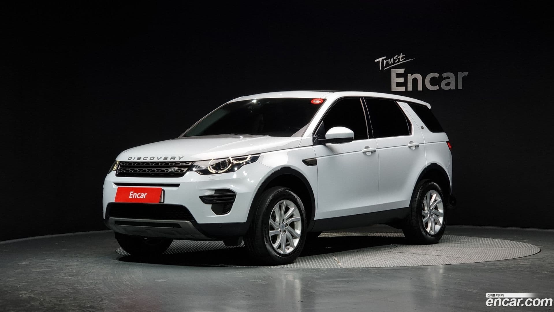 Main__Slider__Photo:Discovery Sport Land Rover 2019.2-0