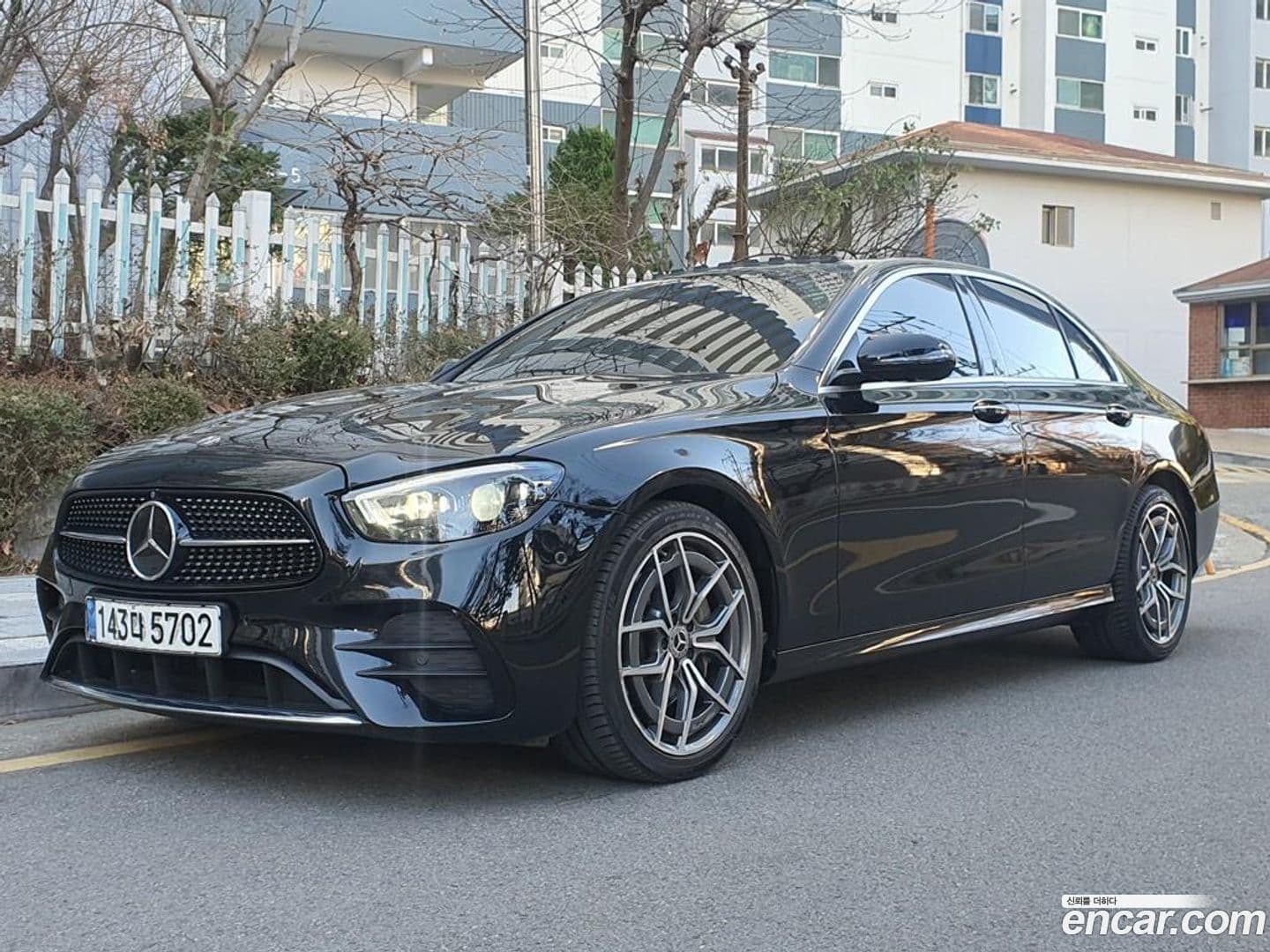 Main__Slider__Photo:E-Class Mercedes-Benz 2020.10-0