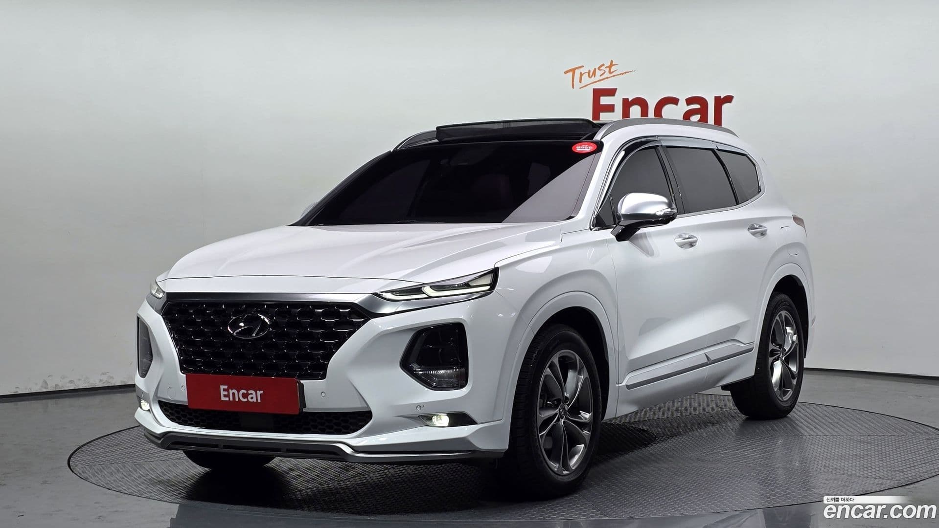 Main__Slider__Photo:Santafe Hyundai 2019.6-0