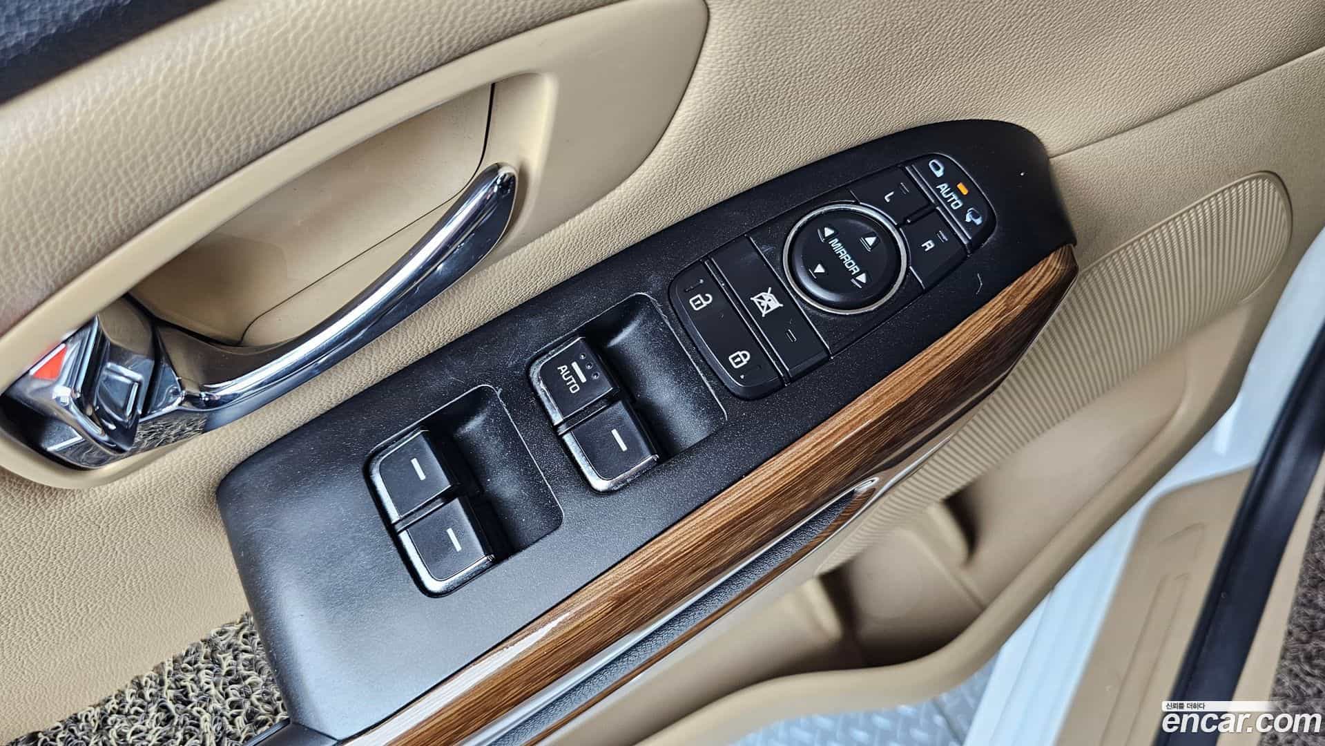 Canival Kia 2016.8-OPTION-017