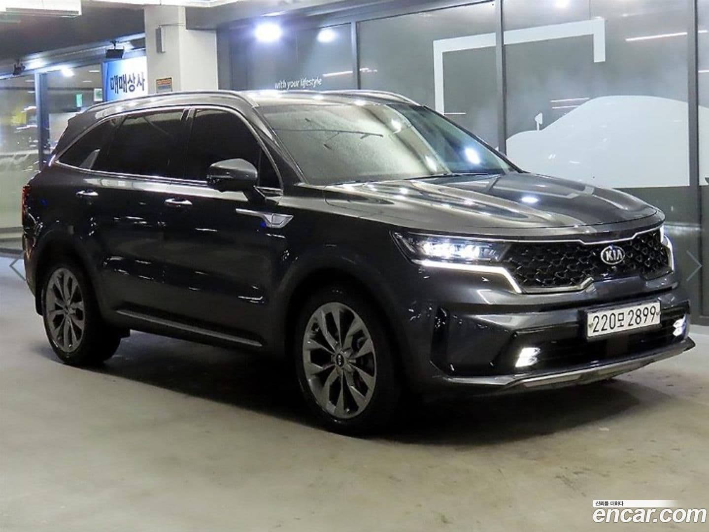 Main__Slider__Photo:Sorento Kia 2020.6-0