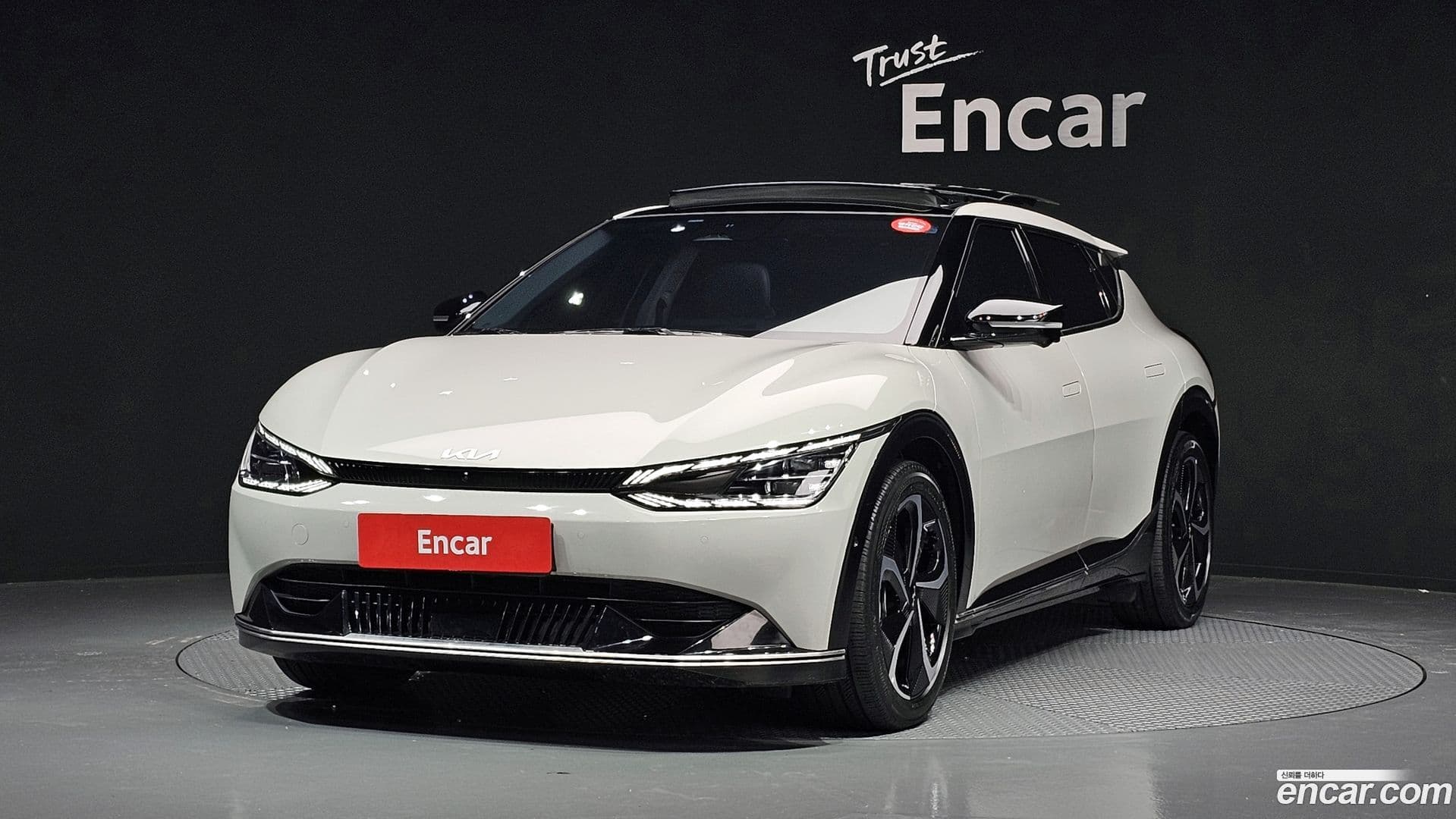 Main__Slider__Photo:EV6 Kia 2021.8-0