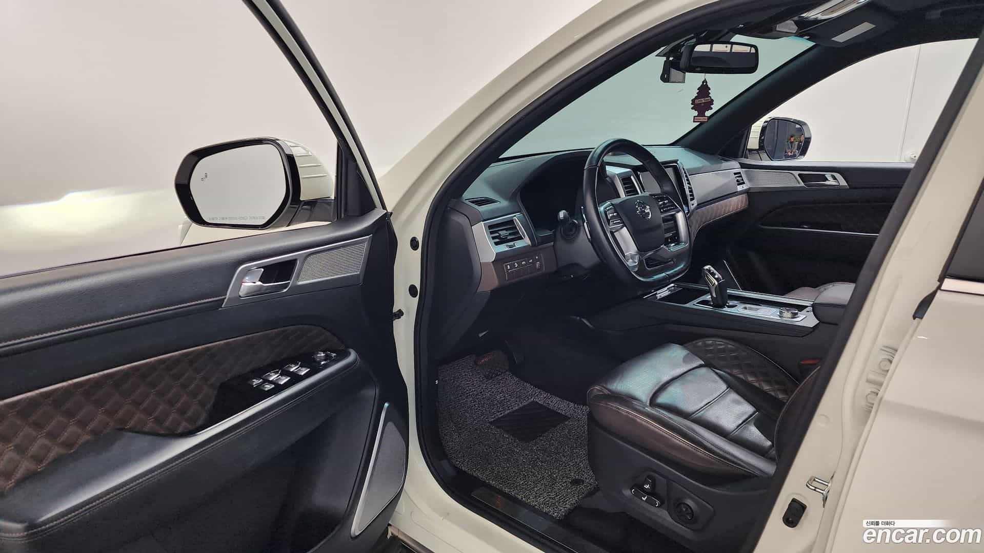 Rexton KG Mobility 2022.3-INNER-010
