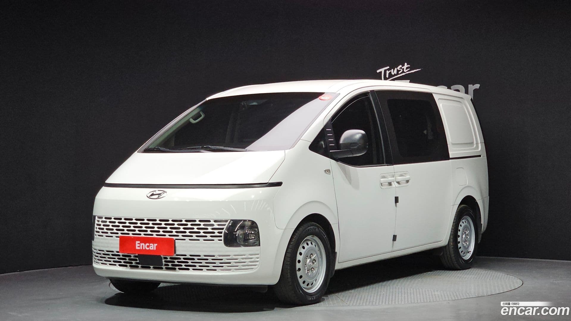 Main__Slider__Photo:Staria Hyundai 2022.9-0