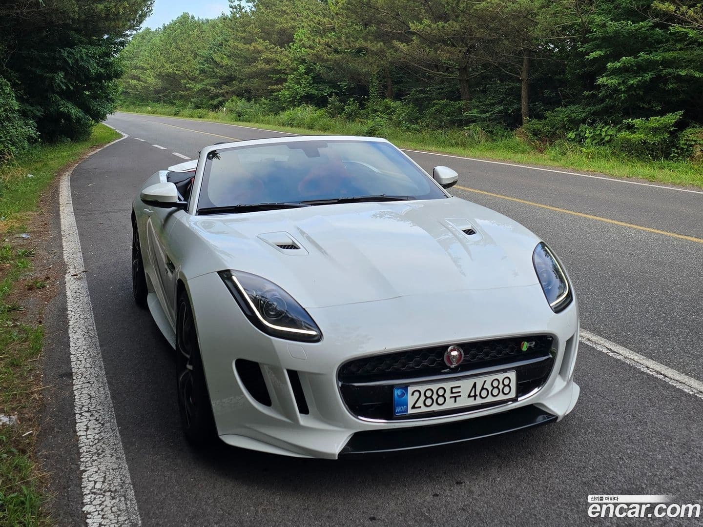 Main__Slider__Photo:F-TYPE Jaguar 2016.11-0