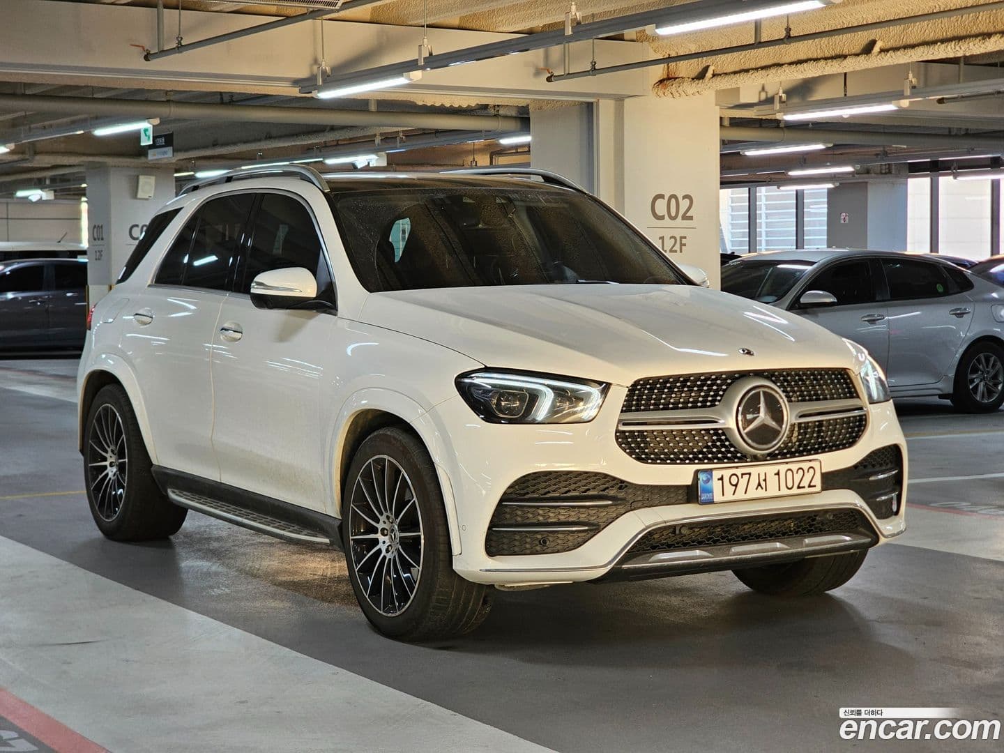Main__Slider__Photo:GLE-Class Mercedes-Benz 2023.3-0