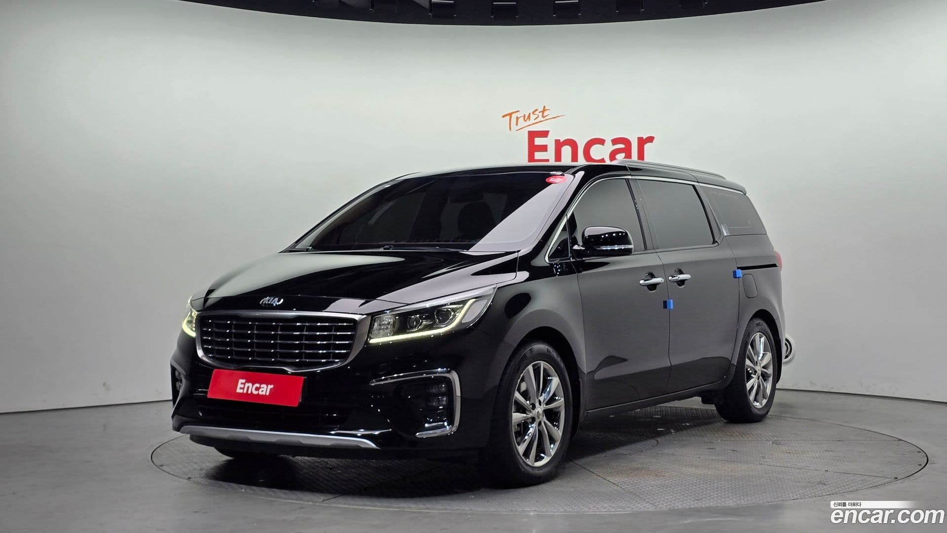 Main__Slider__Photo:Canival Kia 2018.10-0