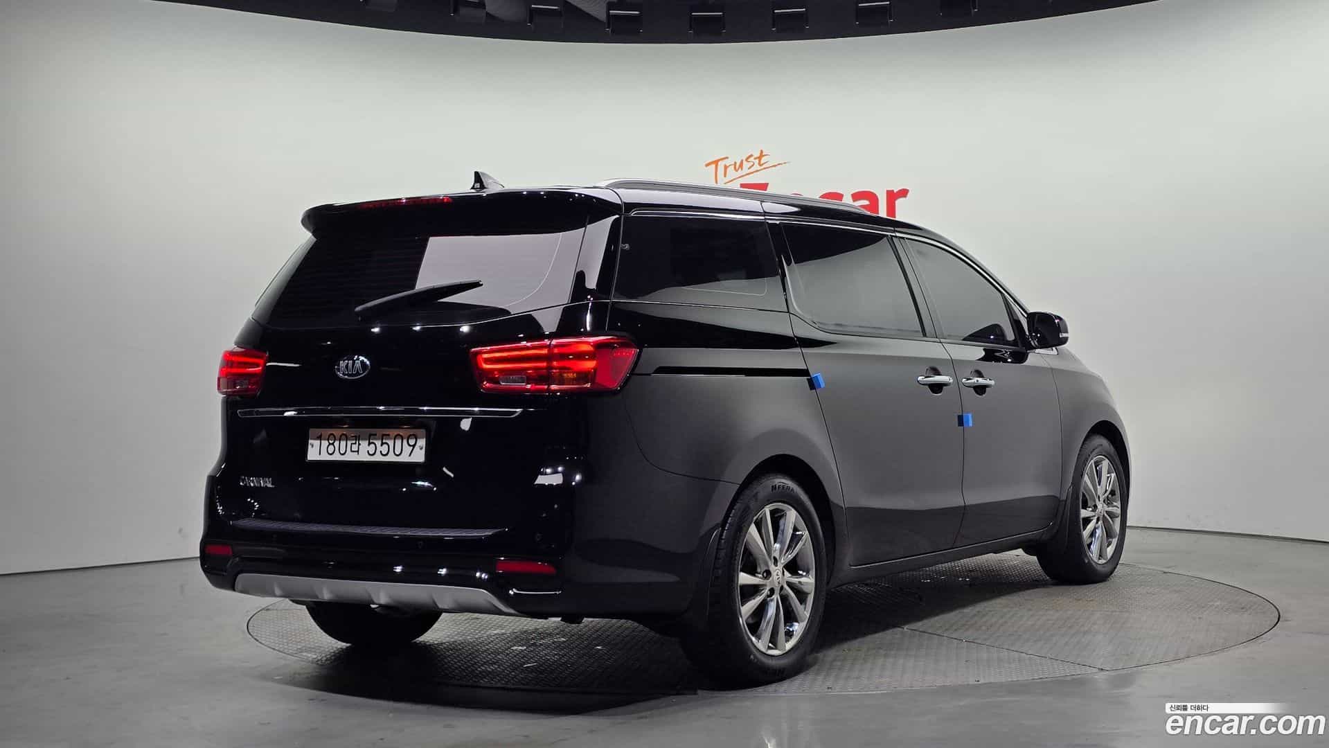 Canival Kia 2018.10-OUTER-002
