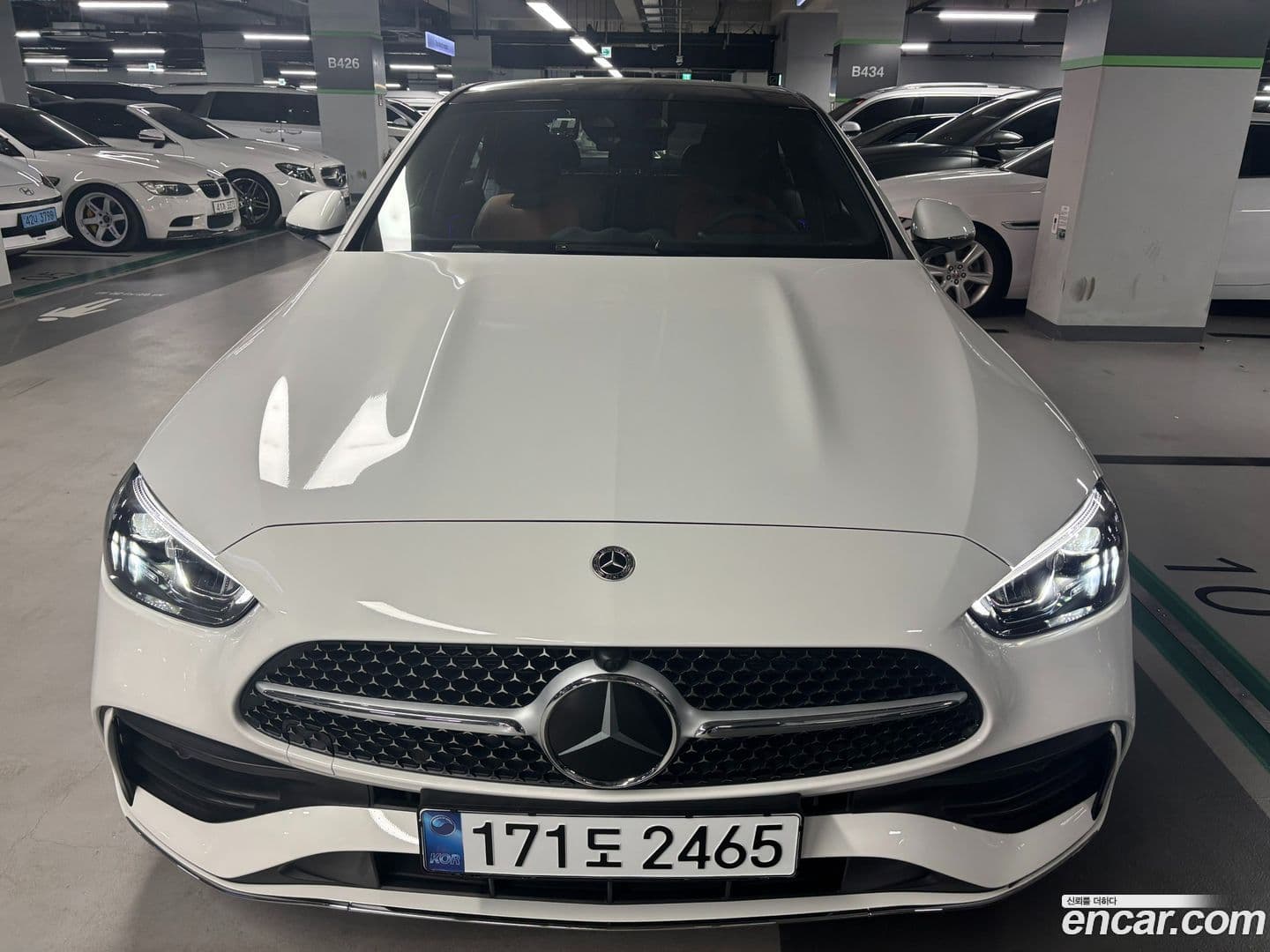 Main__Slider__Photo:C-Class Mercedes-Benz 2025.4-0