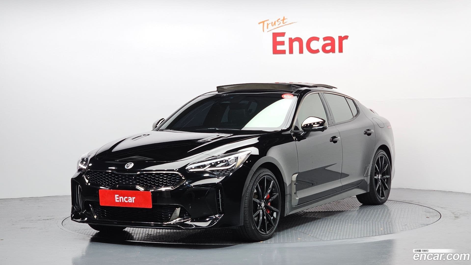 Main__Slider__Photo:Stinger Kia 2022.3-0