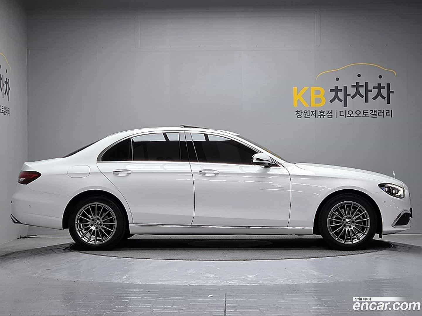 E-Class Mercedes-Benz 2020.11-INNER-007