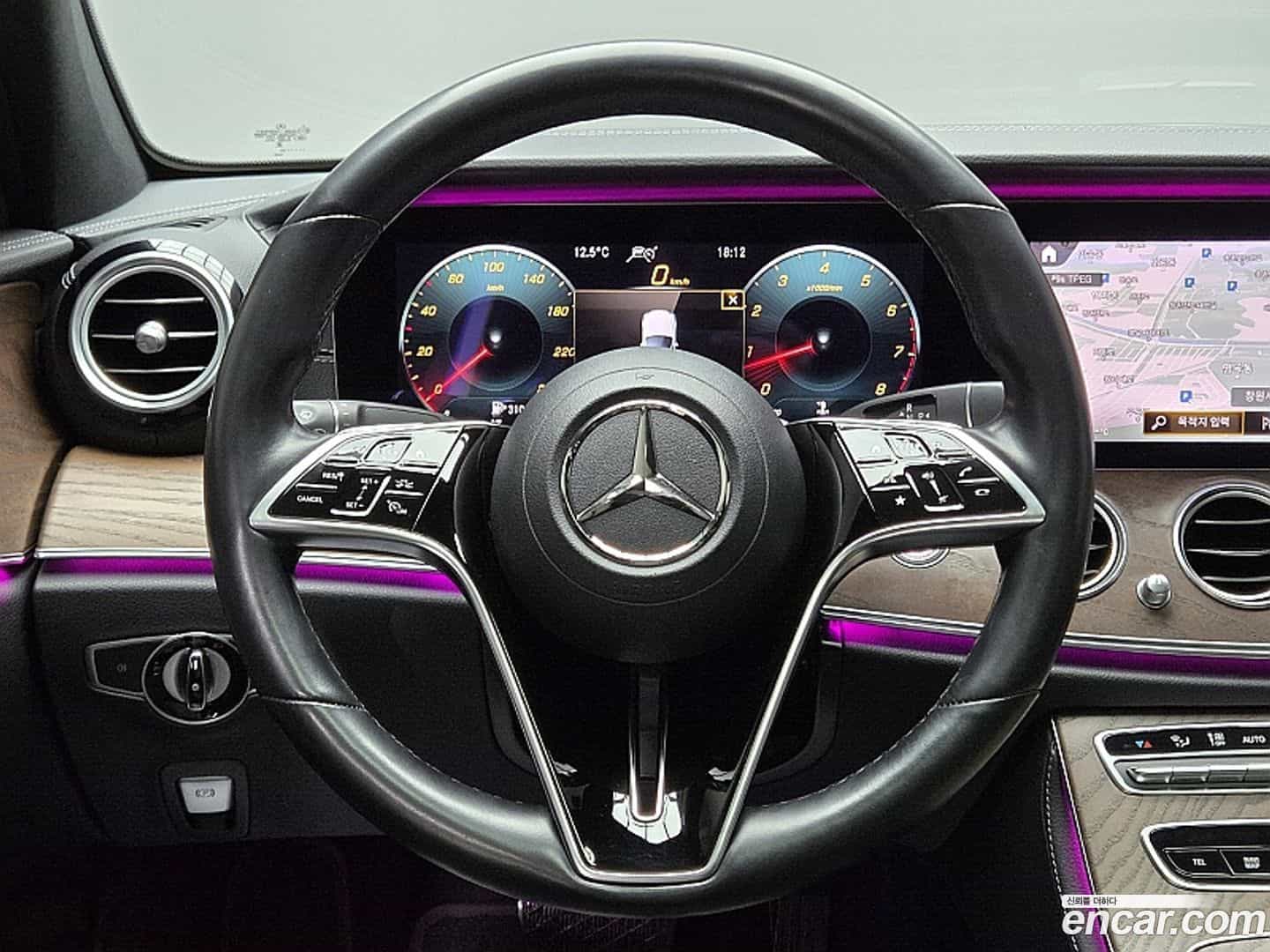 E-Class Mercedes-Benz 2020.11-OPTION-015