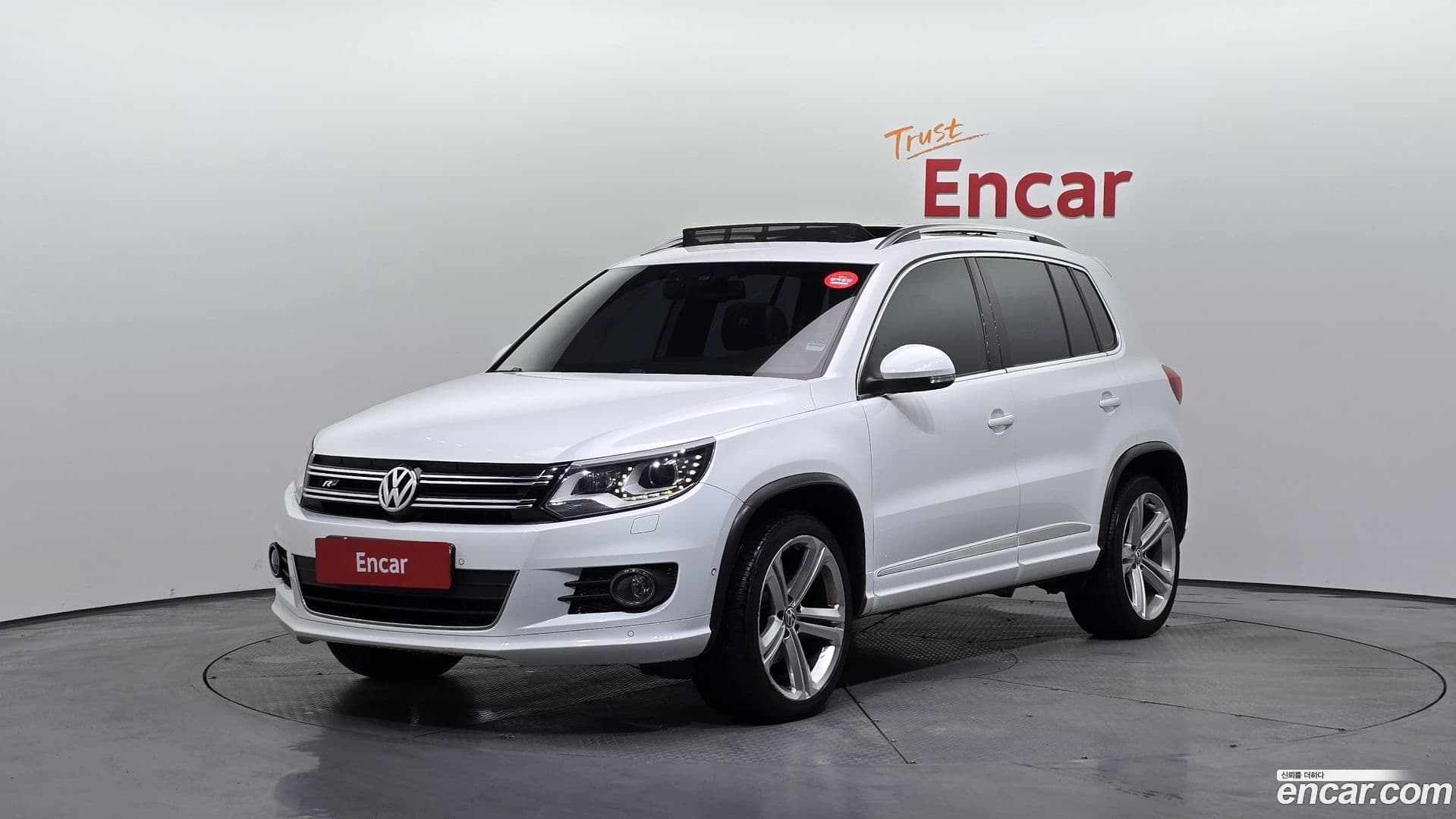 Main__Slider__Photo:Tiguan Volkswagen 2014.7-0