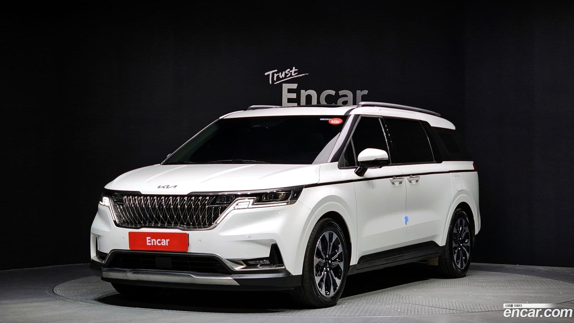 Main__Slider__Photo:Canival Kia 2022.7-0