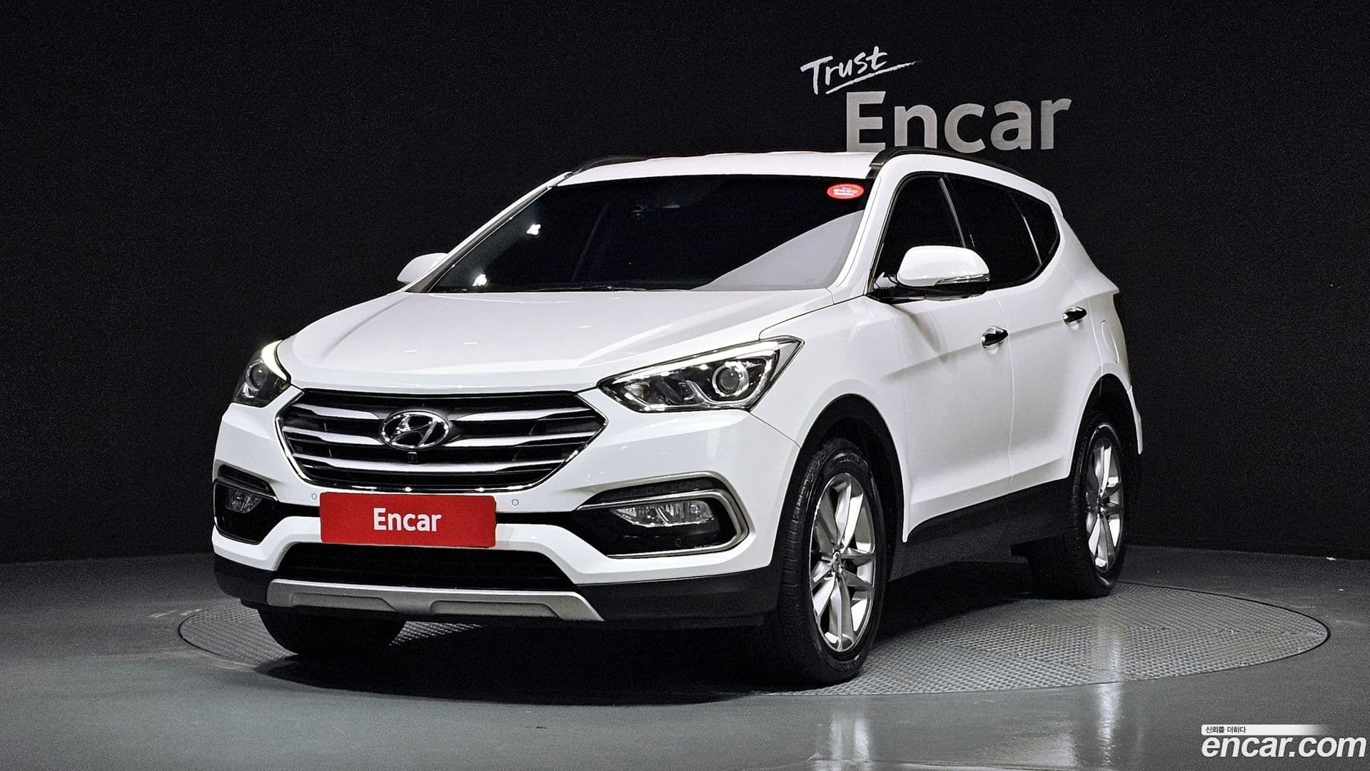 Main__Slider__Photo:Santafe Hyundai 2015.9-0
