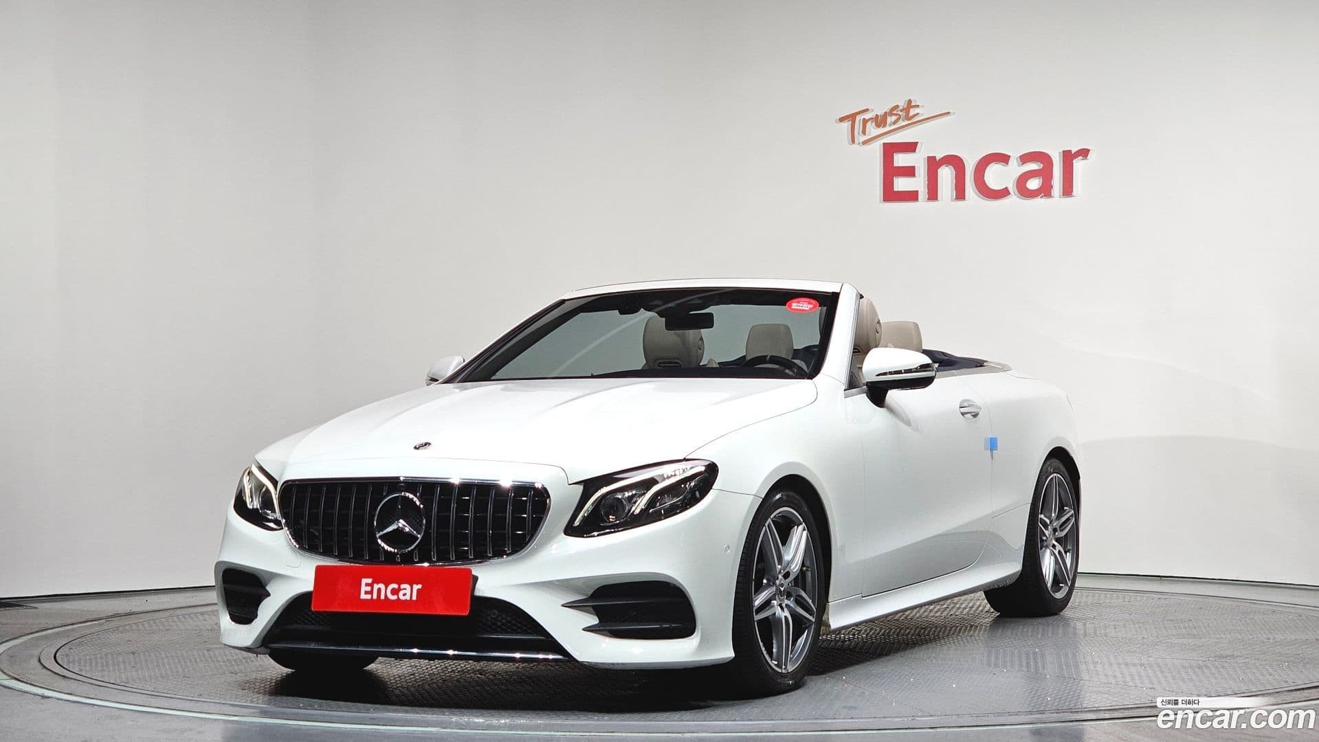 Main__Slider__Photo:E-Class Mercedes-Benz 2018.9-0