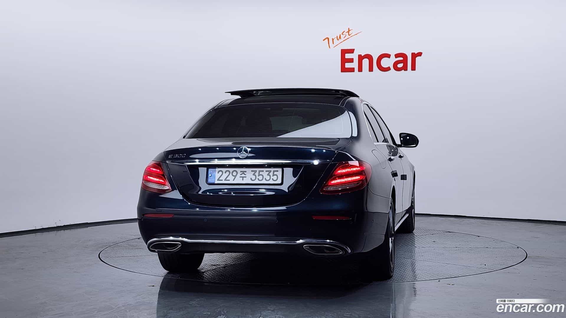 E-Class Mercedes-Benz 2016.9-OUTER-004