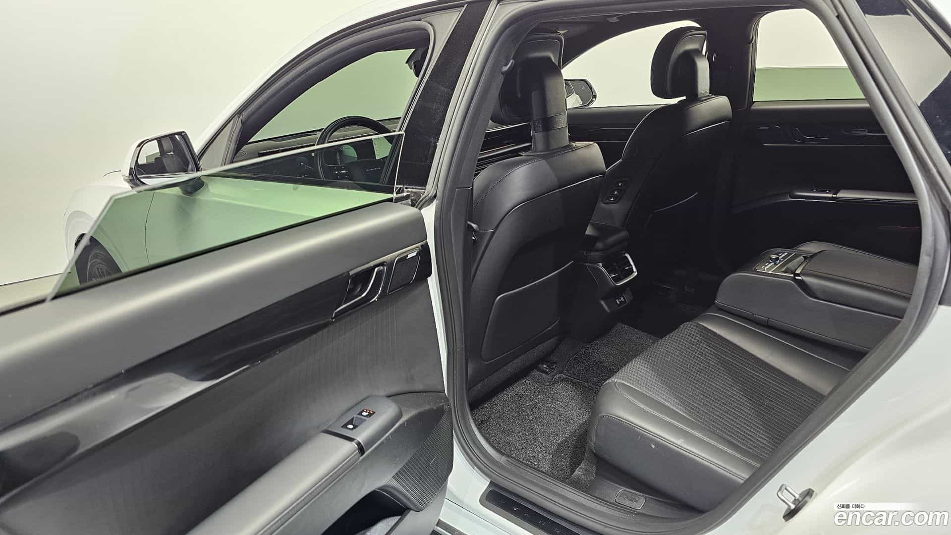 Grandeur Hyundai 2023.0-OPTION-015