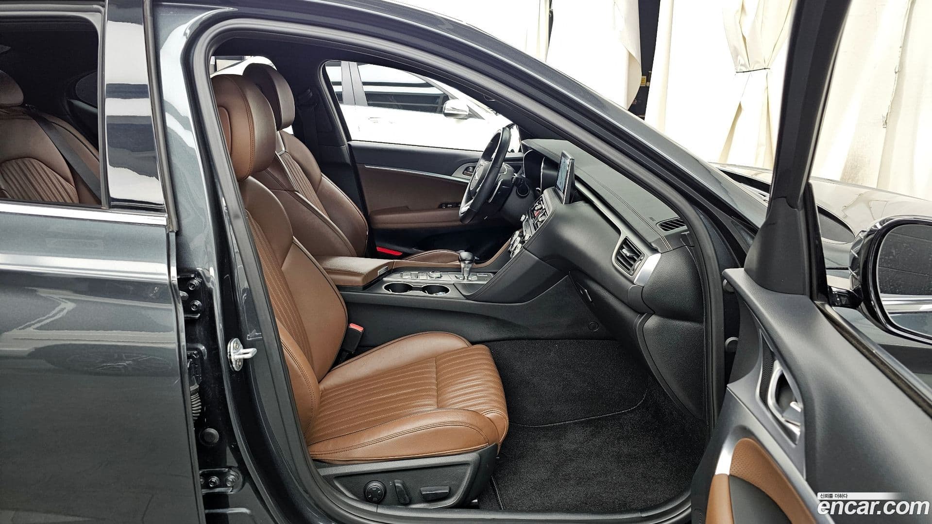 Main__Slider__Photo:G70 Genesis 2019.5-10