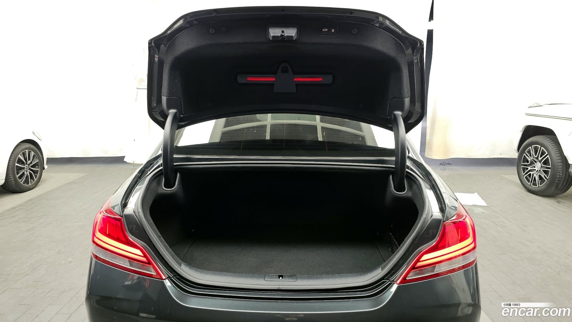 Main__Slider__Photo:G70 Genesis 2019.5-19