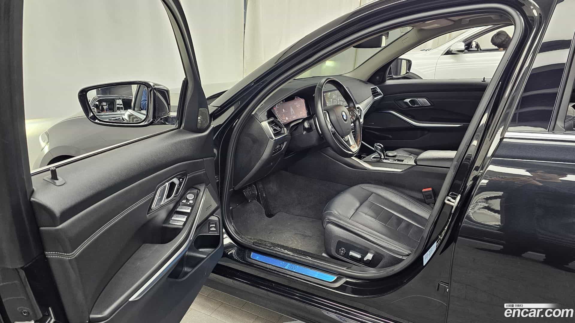 3-Series BMW 2021.3-INNER-010