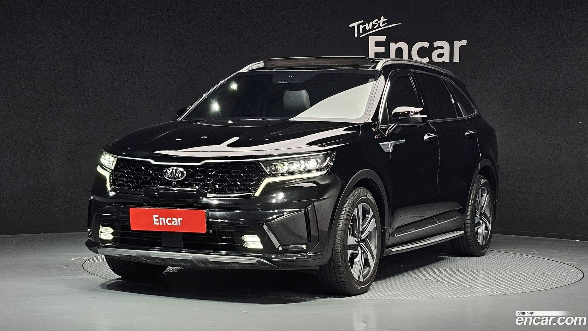 Main__Slider__Photo:Sorento Kia 2020.3-0