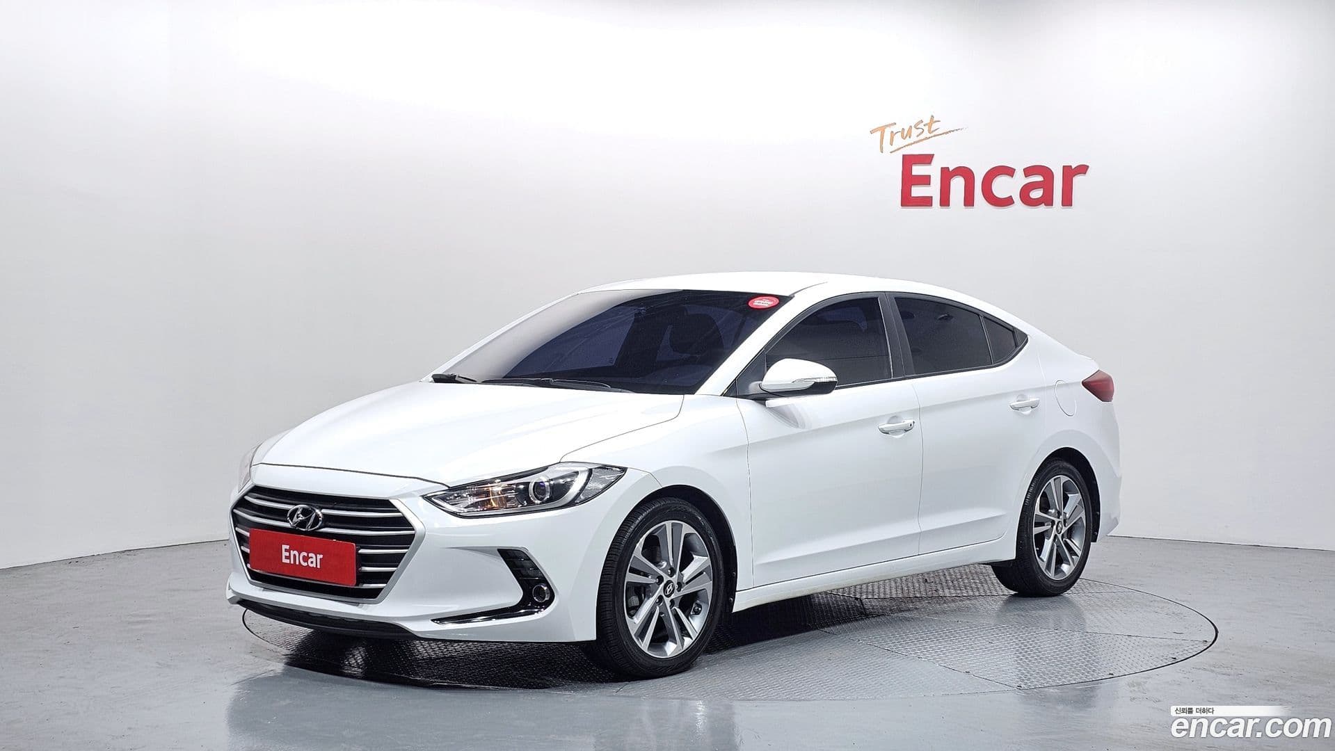 Main__Slider__Photo:AVANTE Hyundai 2017.3-0