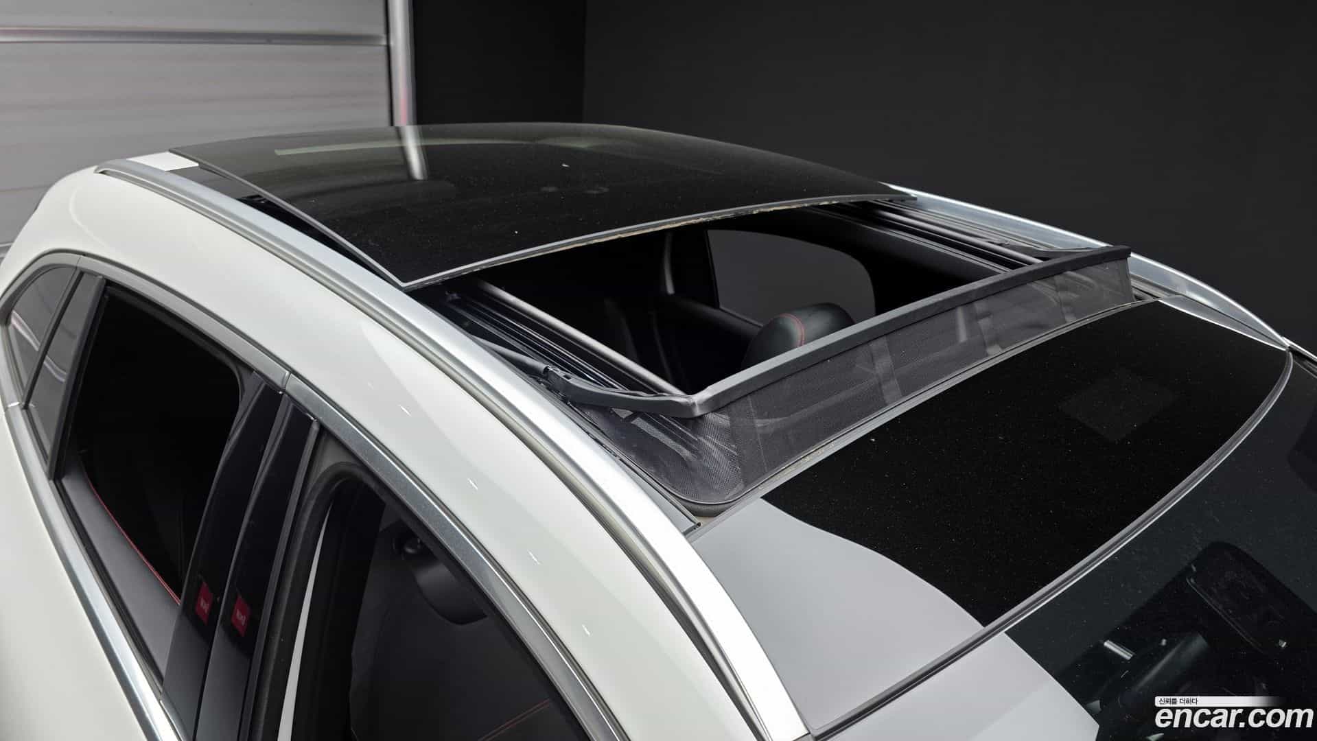 GLA-Class Mercedes-Benz 2020.10-OPTION-023