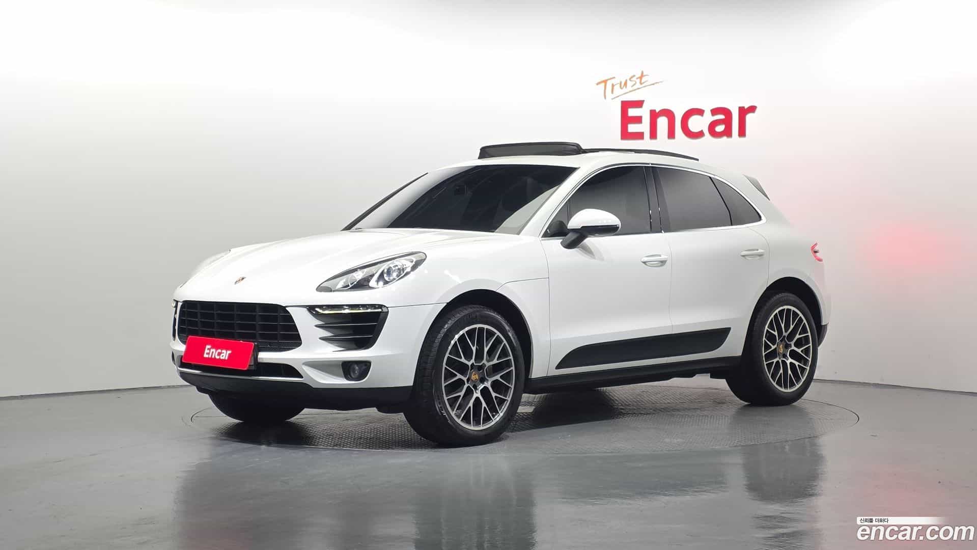 Macan Porsche 2015.2-OUTER-001