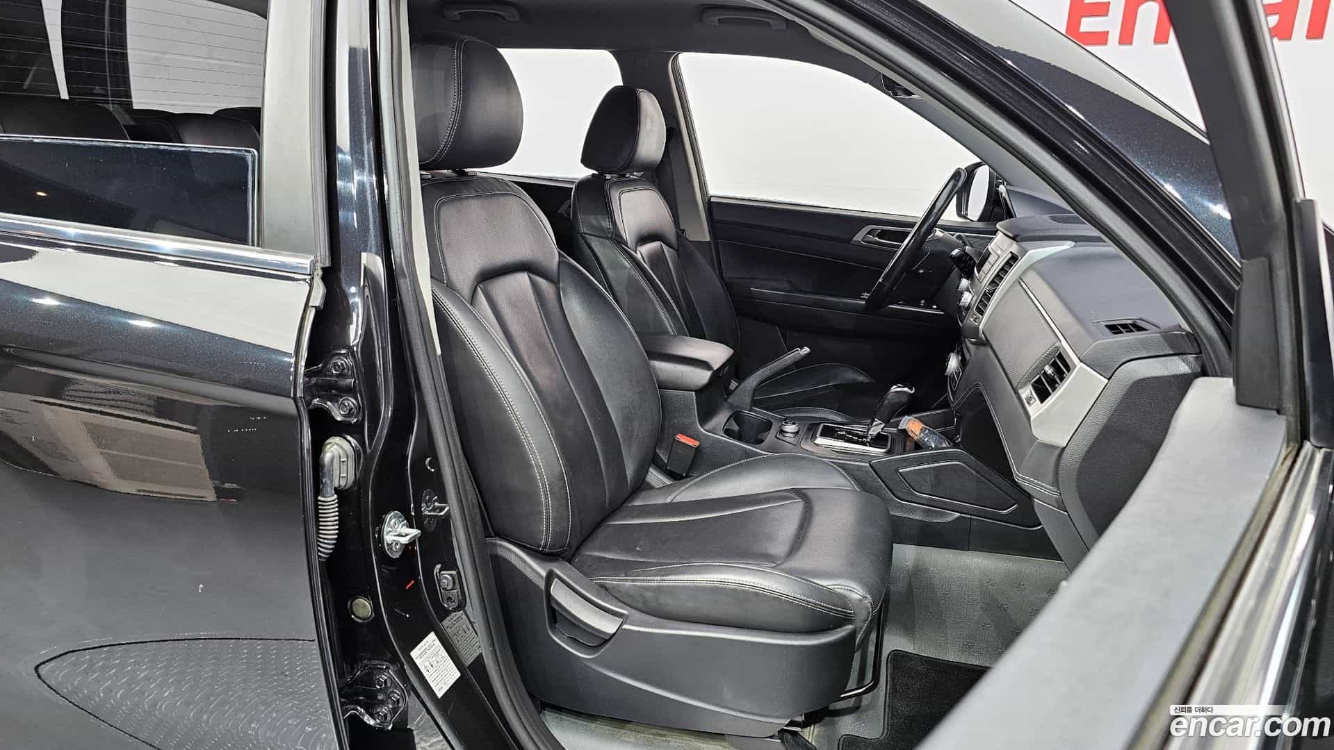 Rexton KG Mobility 2018.4-INNER-010