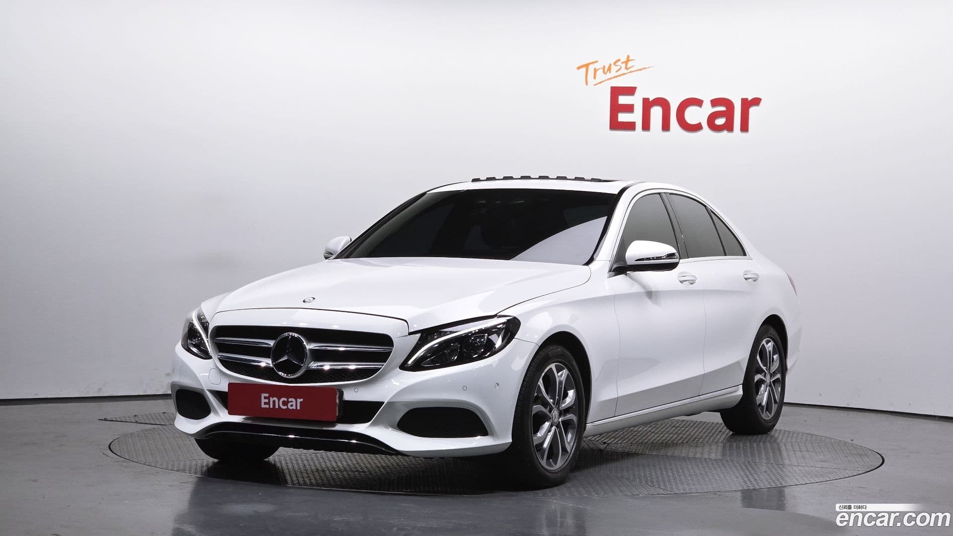 Main__Slider__Photo:C-Class Mercedes-Benz 2016.3-0