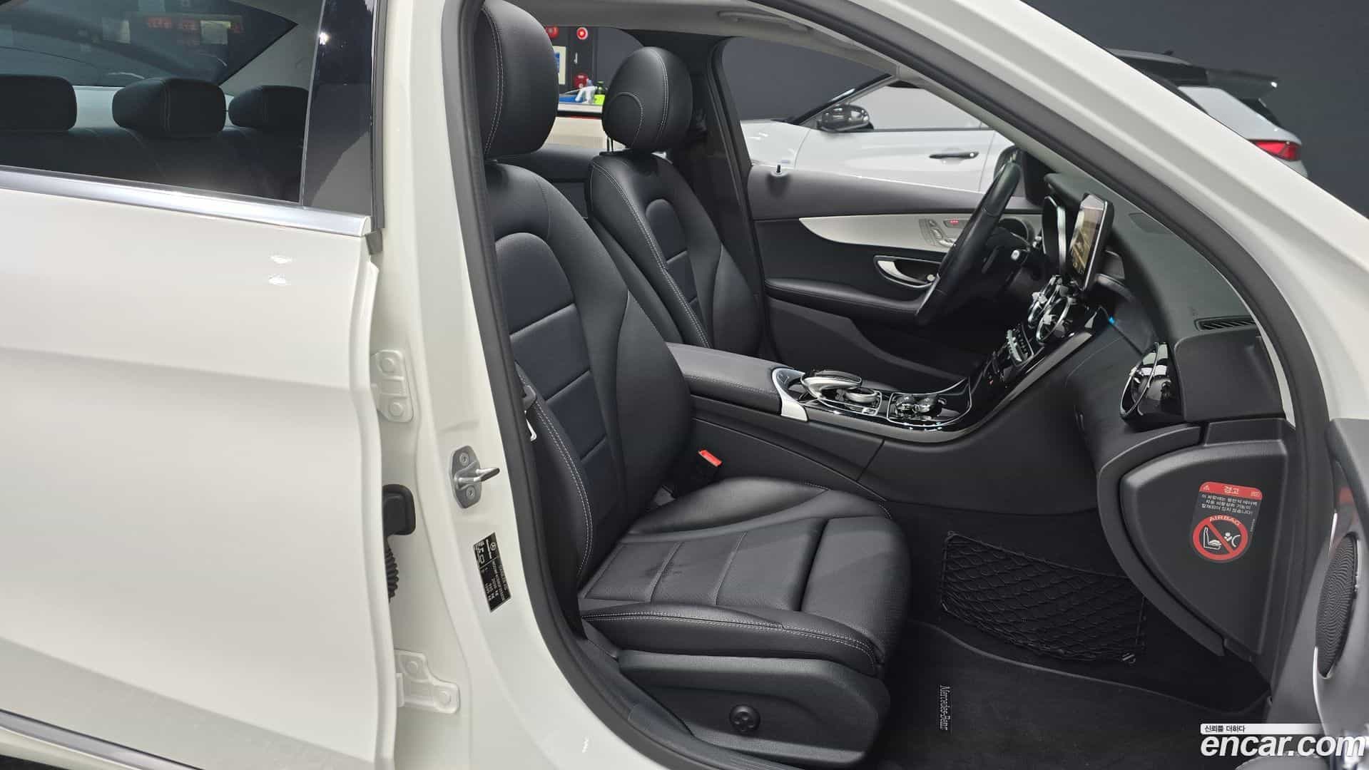 C-Class Mercedes-Benz 2016.3-INNER-010