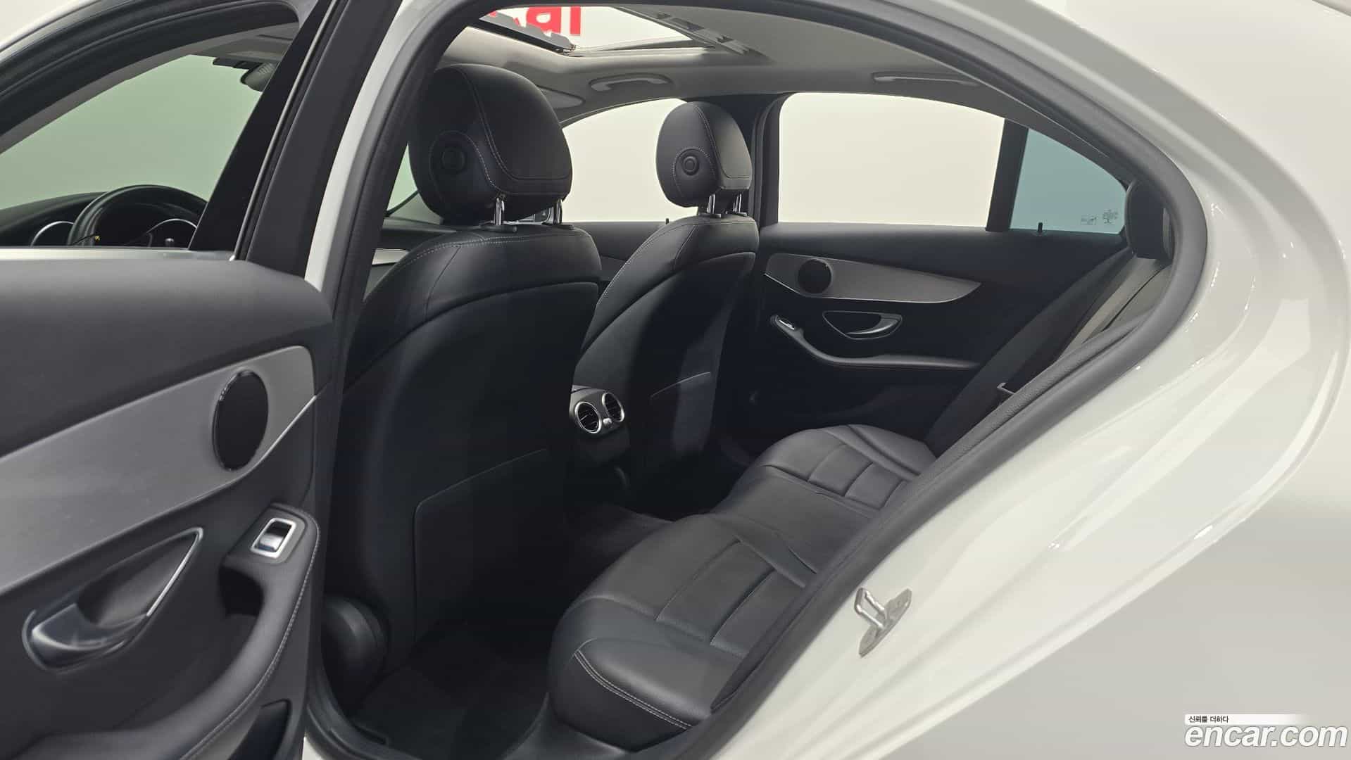 C-Class Mercedes-Benz 2016.3-OPTION-016