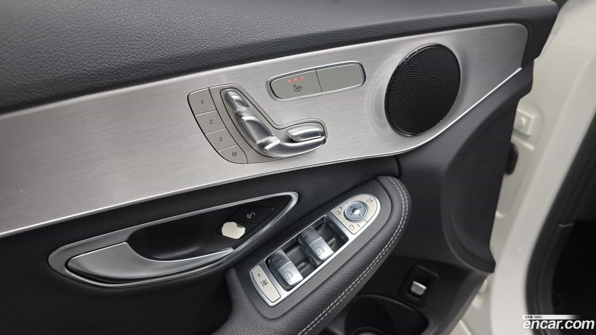 C-Class Mercedes-Benz 2016.3-OPTION-021