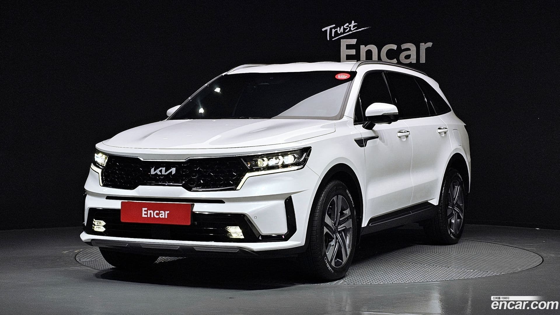 Main__Slider__Photo:Sorento Kia 2021.6-0