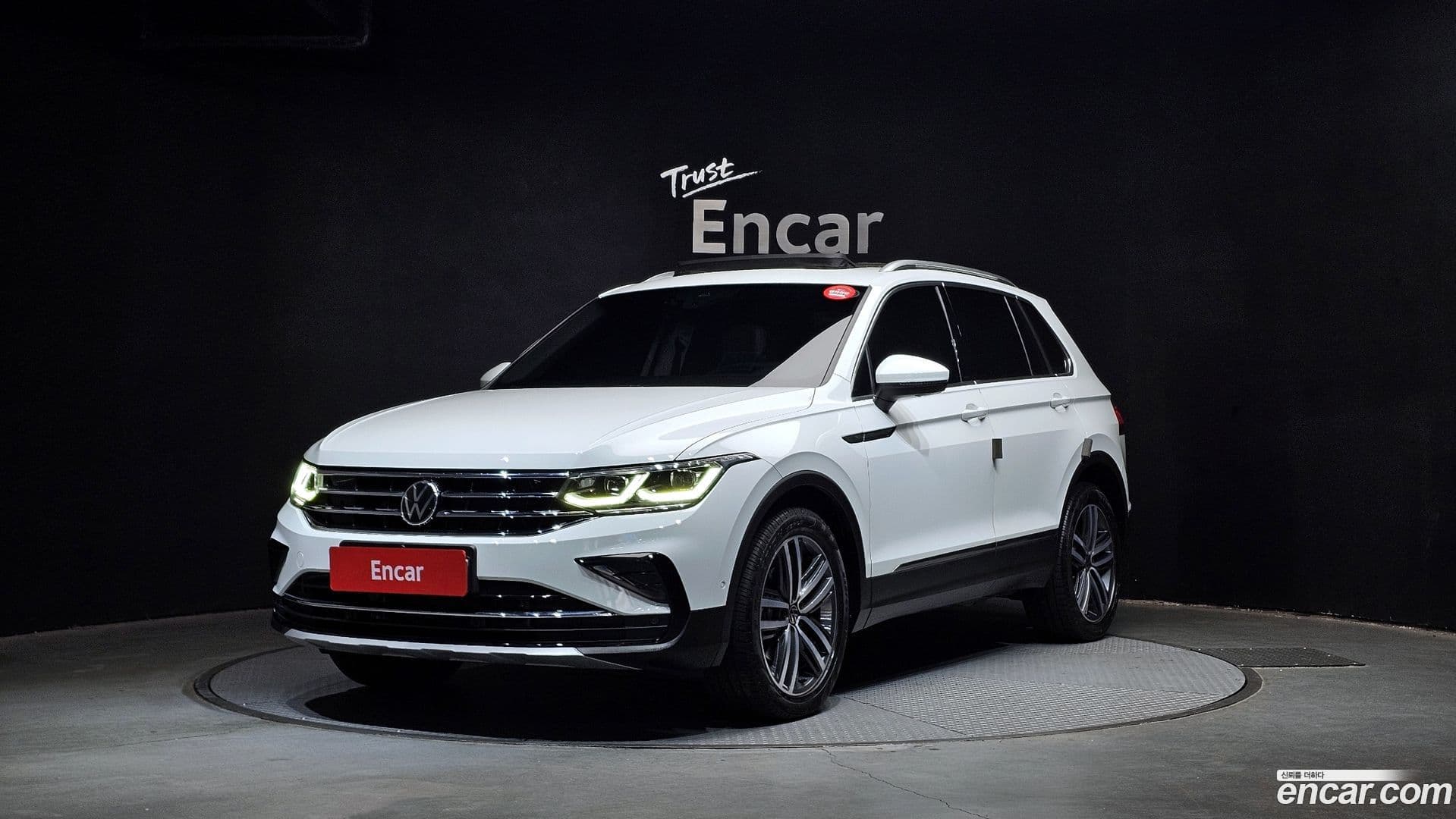 Main__Slider__Photo:Tiguan Volkswagen 2021.10-0