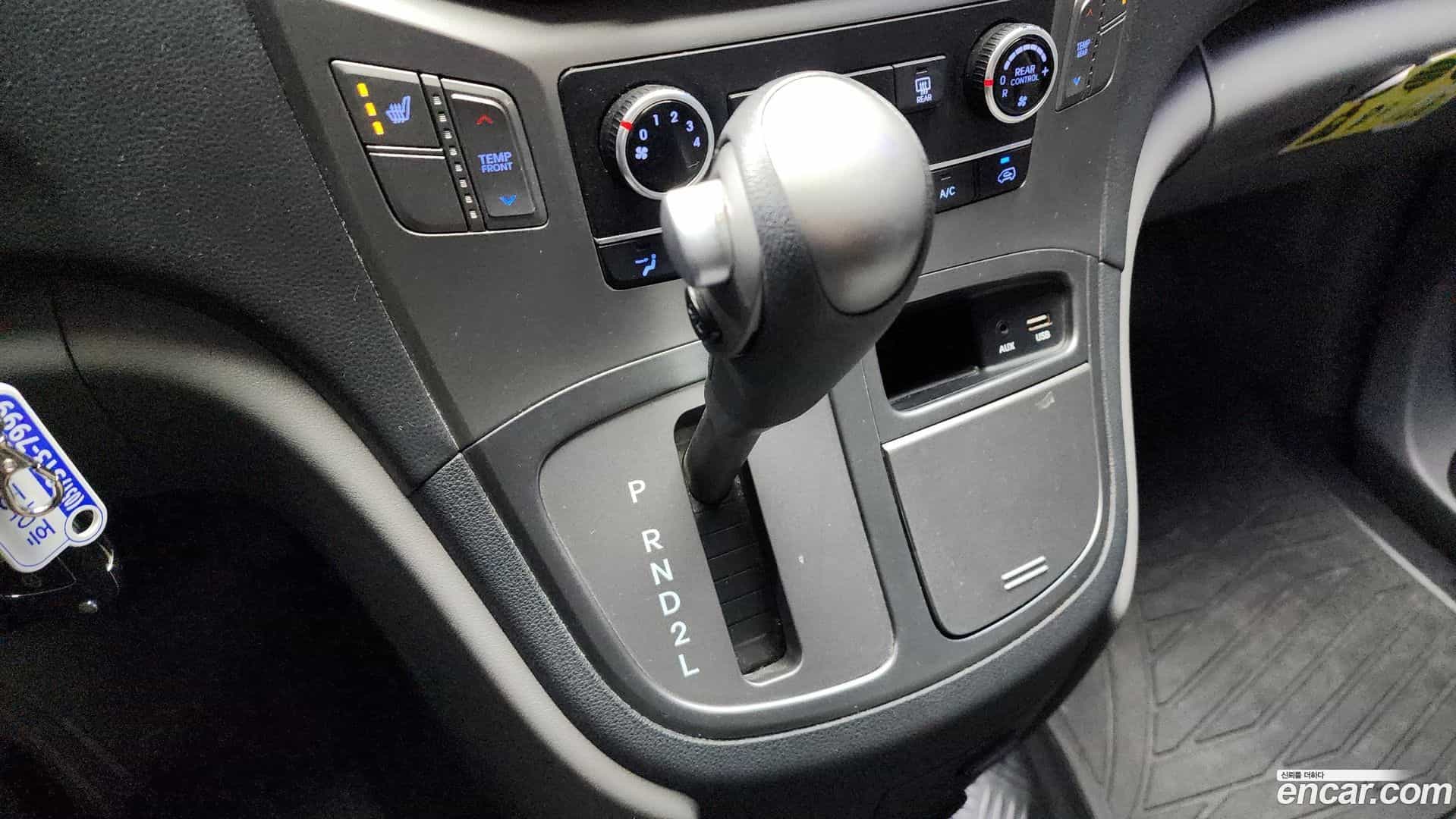 Starex Hyundai 2019.0-INNER-009