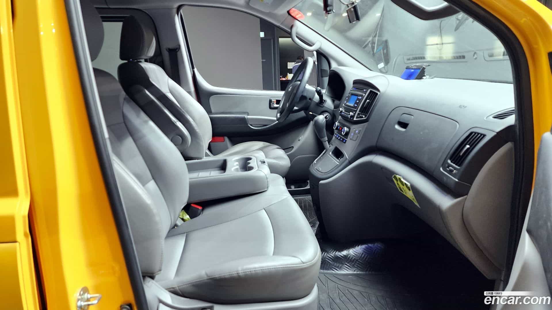 Starex Hyundai 2019.0-INNER-010