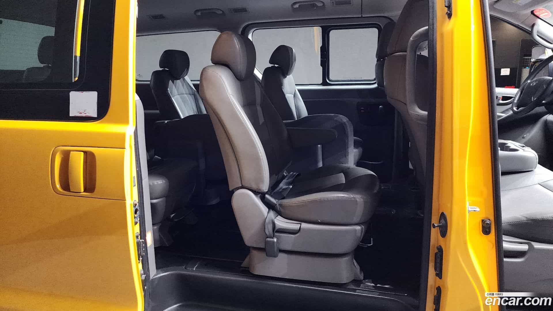 Starex Hyundai 2019.0-OPTION-016