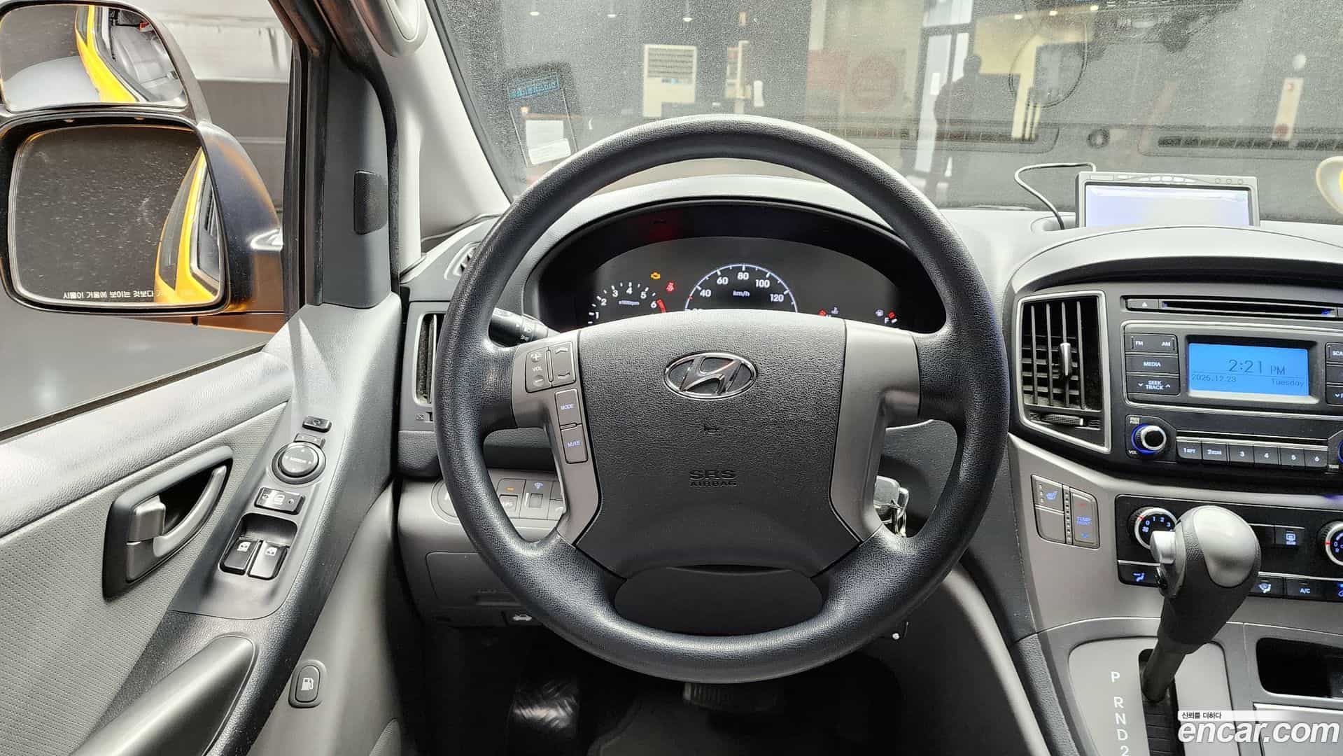 Starex Hyundai 2019.0-OPTION-018