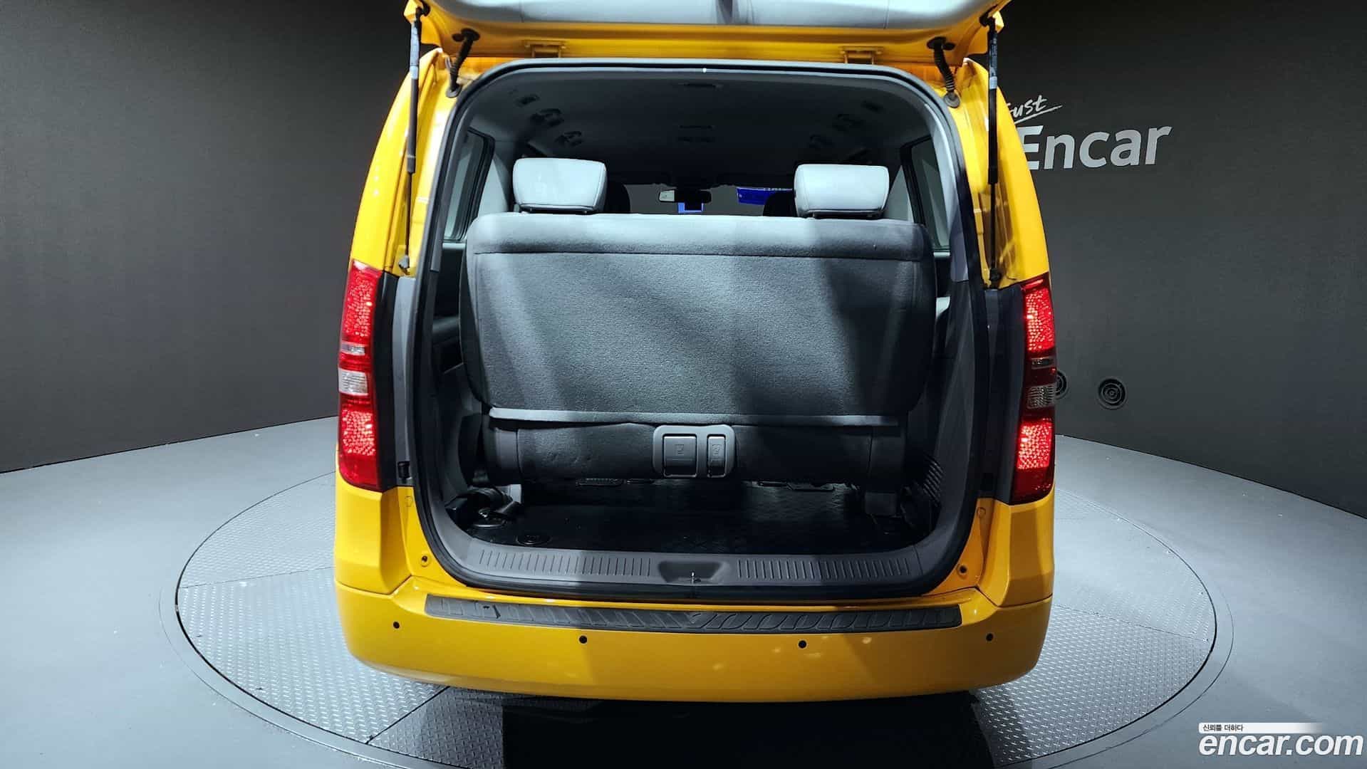 Starex Hyundai 2019.0-OPTION-024