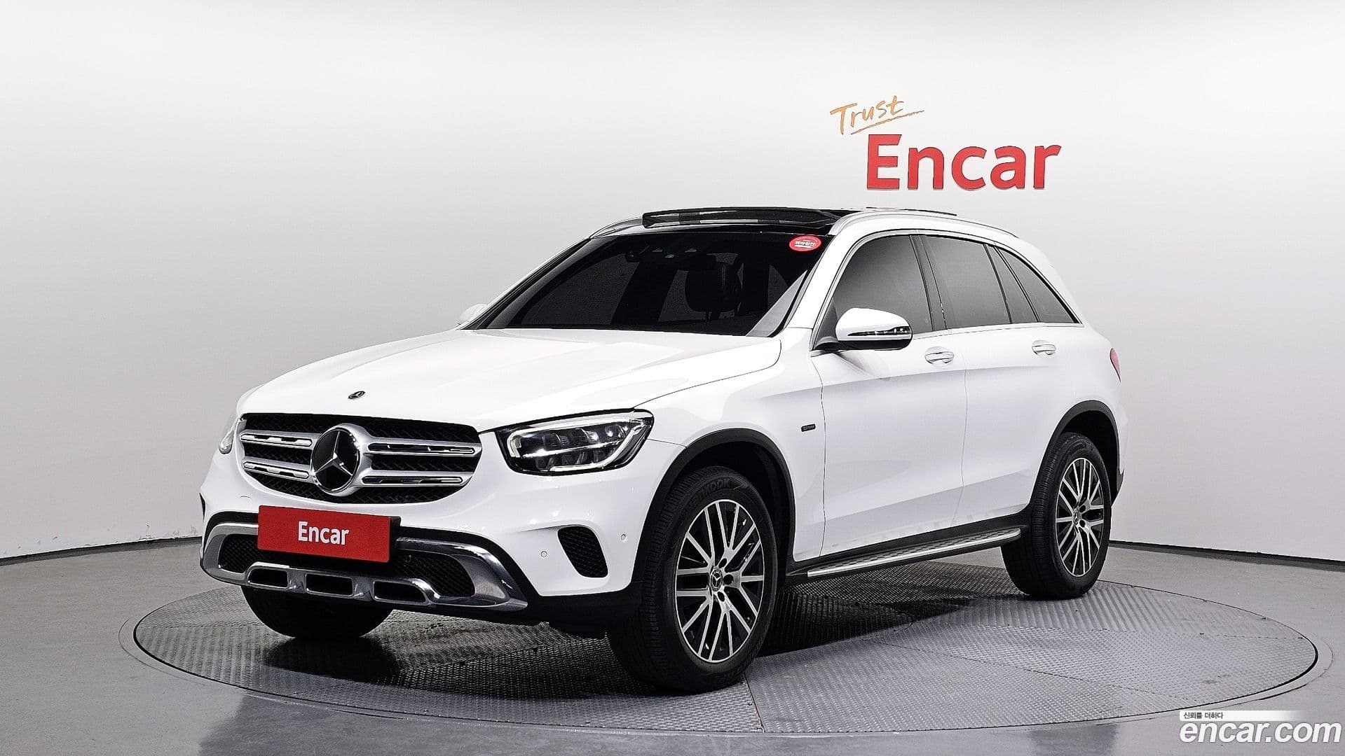 Main__Slider__Photo:GLC-Class Mercedes-Benz 2021.8-0