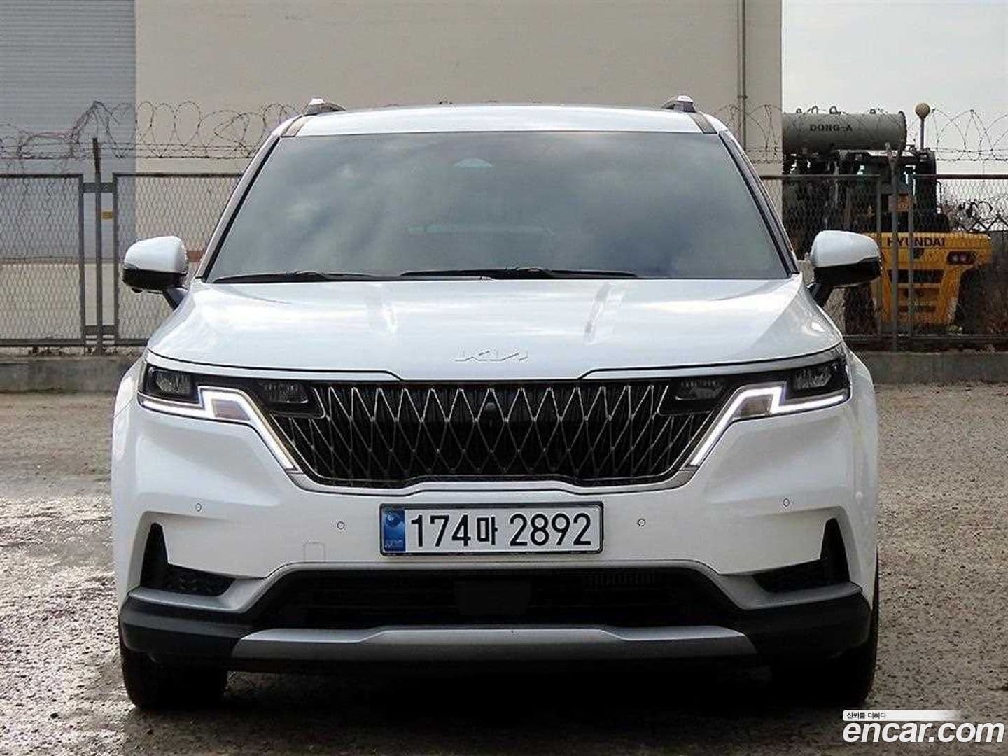 Main__Slider__Photo:Canival Kia 2023.9-0